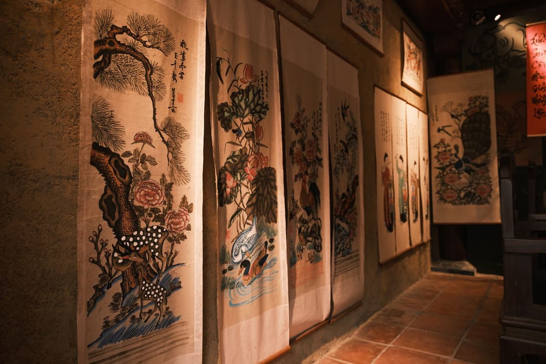 ภาพวาดจีนโบราณของเทพเจ้ากวนอูแบบภาพเขียนสีจางเก่า