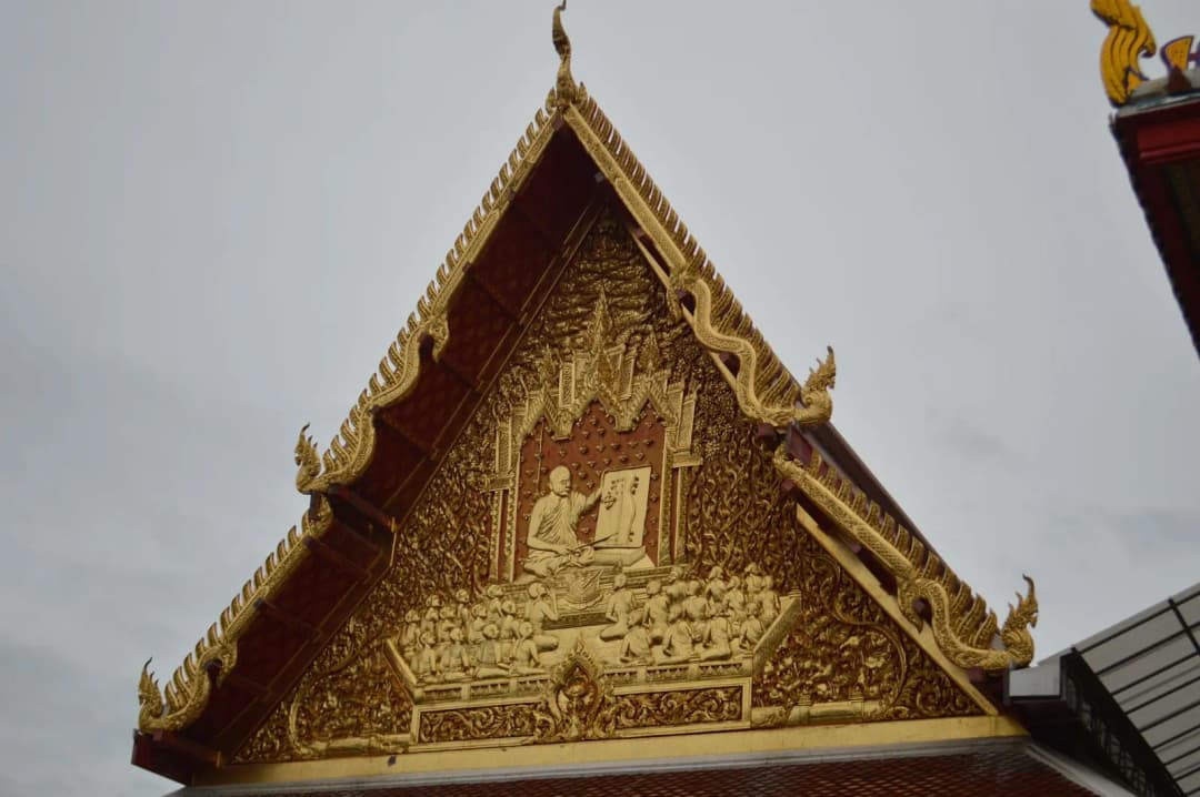 ป้ายทะเบียนรถและเลขบ้านไทยที่มีเลข 9 ซ้ำกันหลายครั้ง